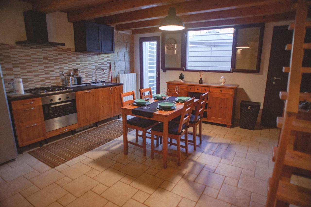 Dimora Dei Nonni Apartment Bari Bagian luar foto