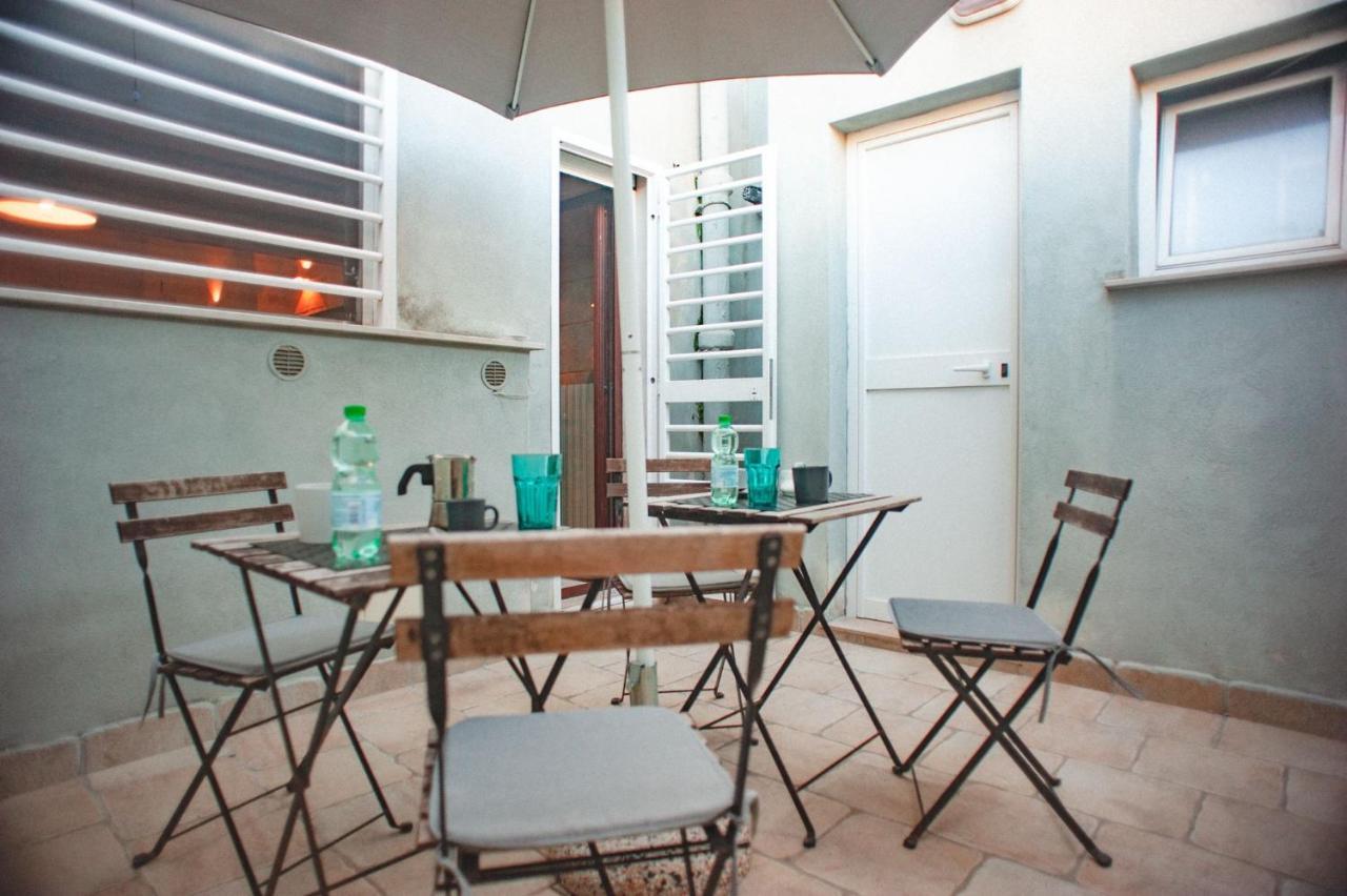 Dimora Dei Nonni Apartment Bari Bagian luar foto