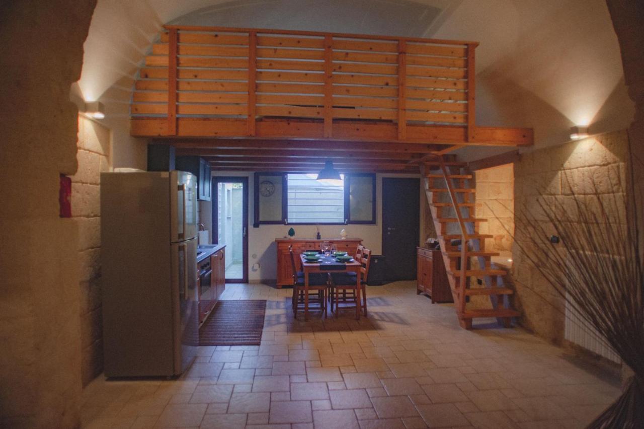 Dimora Dei Nonni Apartment Bari Bagian luar foto